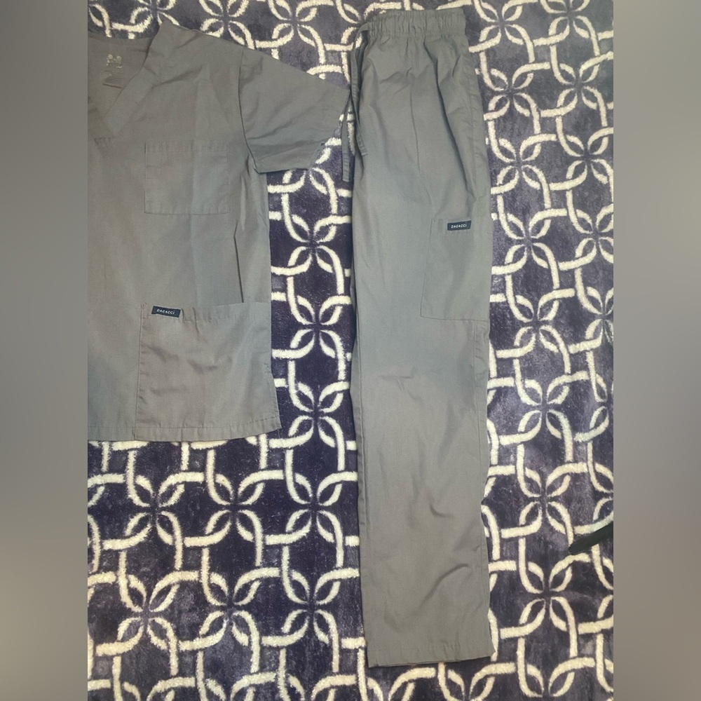 NWOT DAGACCI Grey Scrubs